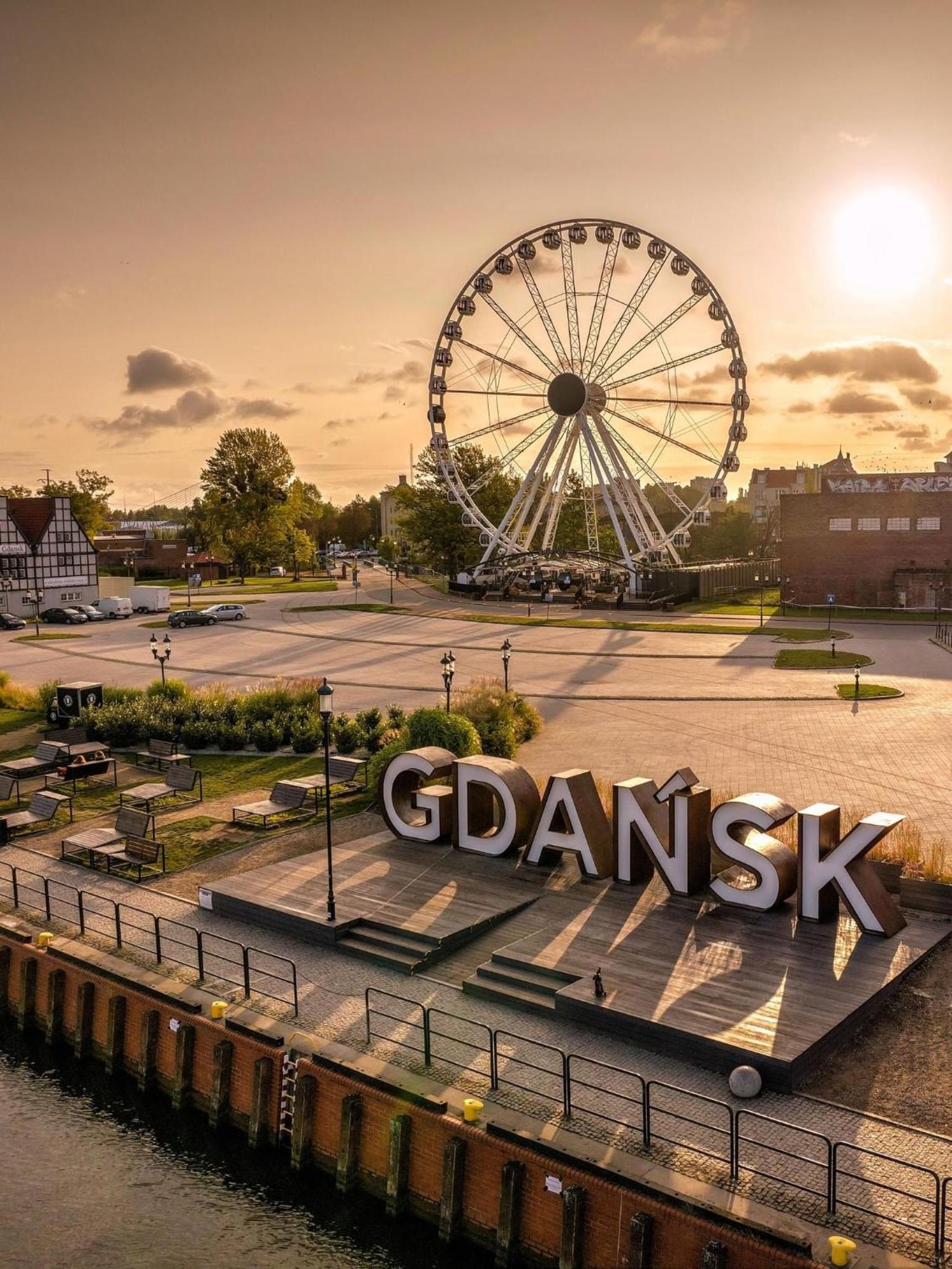 Baltic Gdansk Old Town Heart Aparthotel Exterior photo